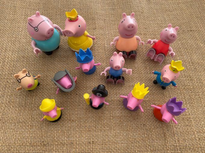 Lot de 13 figurines peppa pig d'occasion