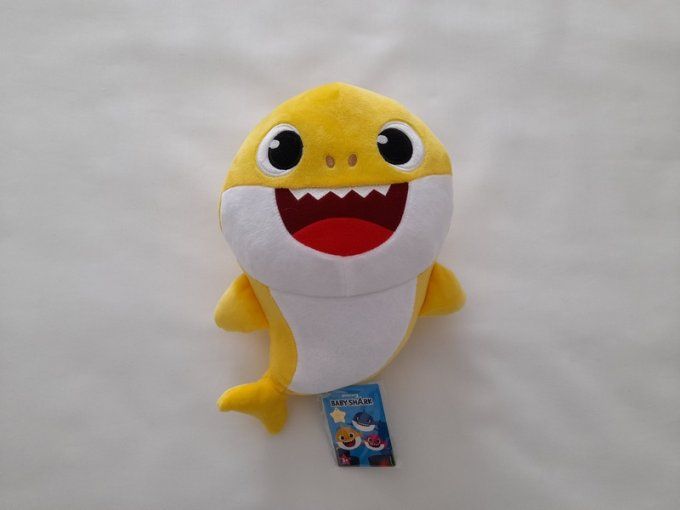 Peluche Baby Shark jaune 28 cm PINKFONG - Article Neuf