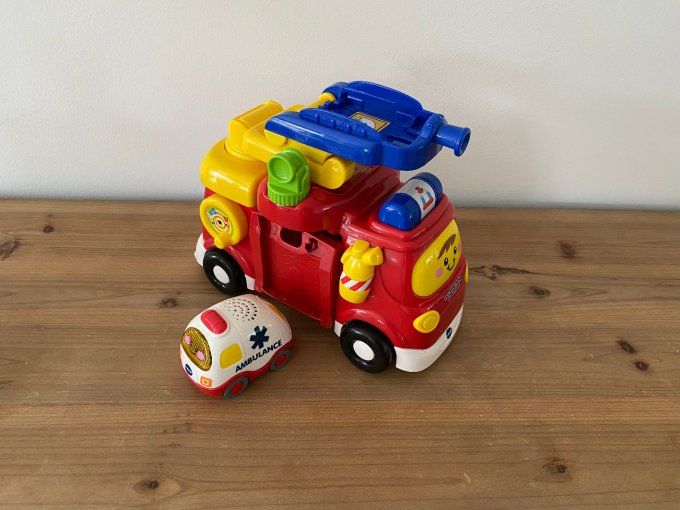 Mon super camion de pompiers tut tut bolides avec voiture Clemence l'ambulance Vtech d'occasion